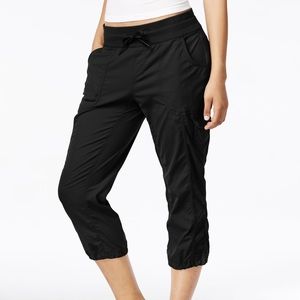 24 Hour Sale The North Face | Black Aphrodite Capri Pants with Cargo Pockets